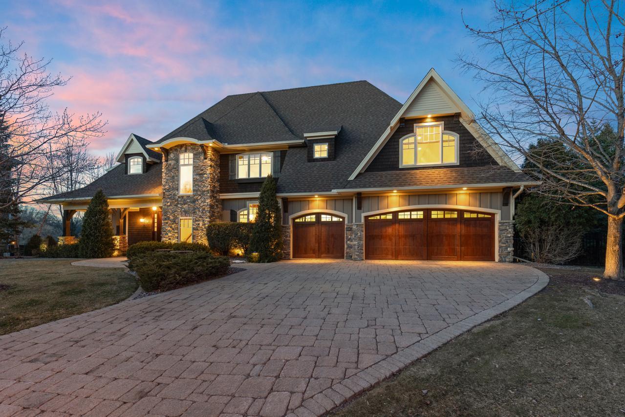 1760 Lucy Ridge Court, Chanhassen, MN 55317